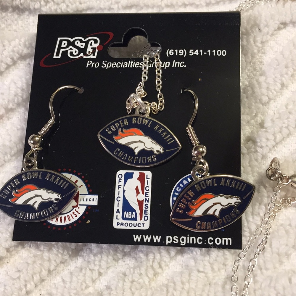 Vintage Denver Broncos SuperBowl XXXIII necklace set